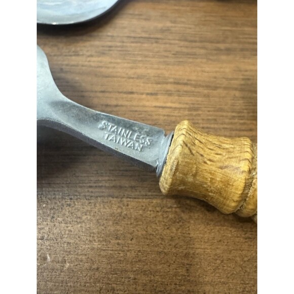 Old Homestead 22 Pc Flatware Set Wooden Handle MCM Stainless Taiwan Cutlery - Picture 3 of 11